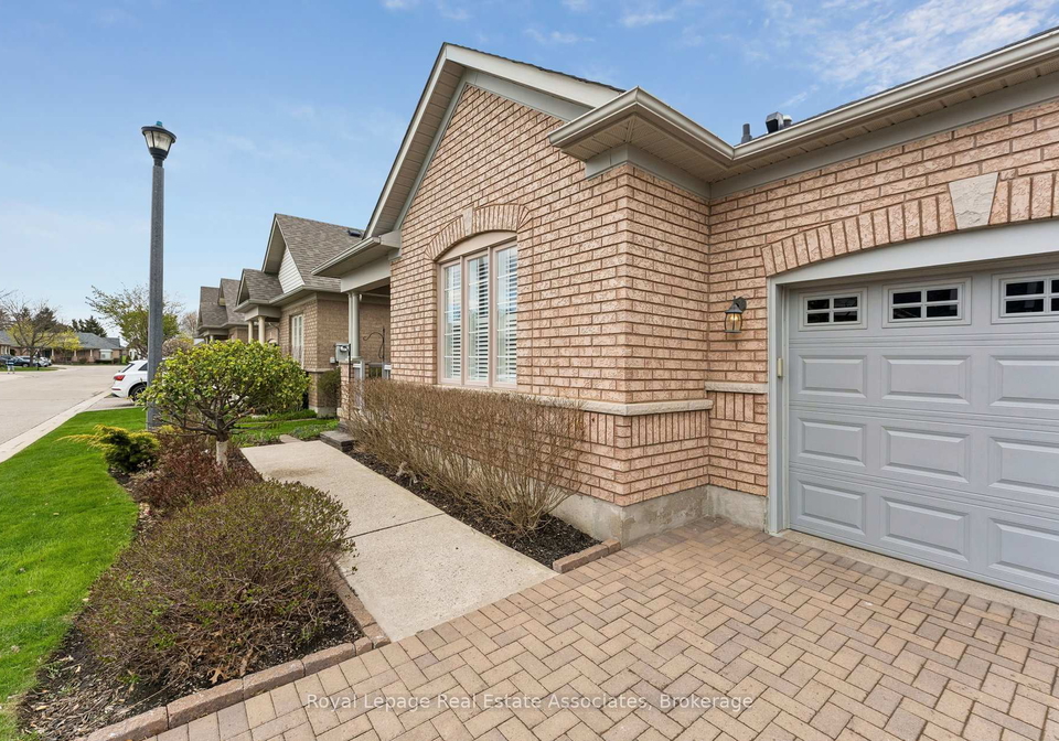 9-falconwood-place-brampton-ontario-w13108640