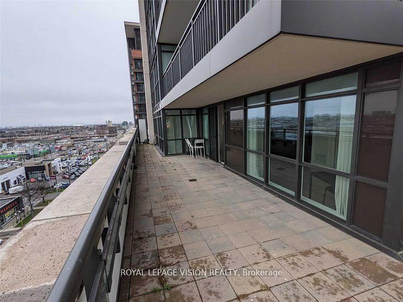 830-lawrence-avenue-w-north-york-ontario-w13108756