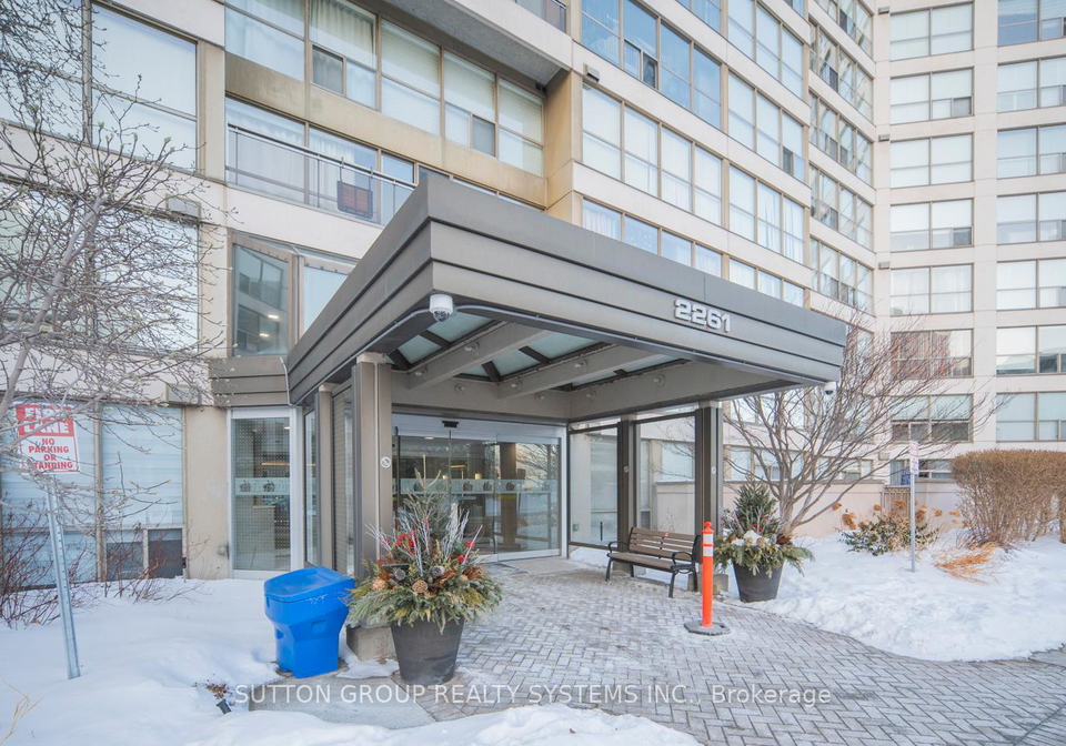2261-lakeshore-boulevard-w-etobicoke-ontario-w13108948