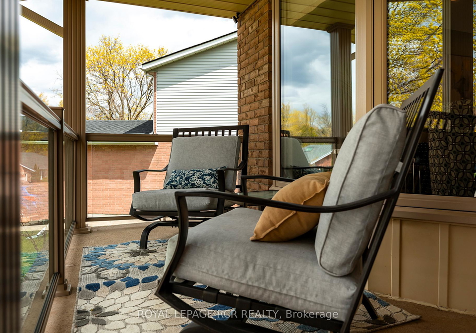 240-oakwood-crescent-orangeville-ontario-w13109194
