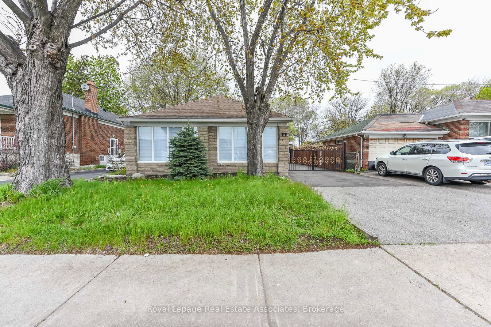 665-kipling-avenue-etobicoke-ontario-w13109256
