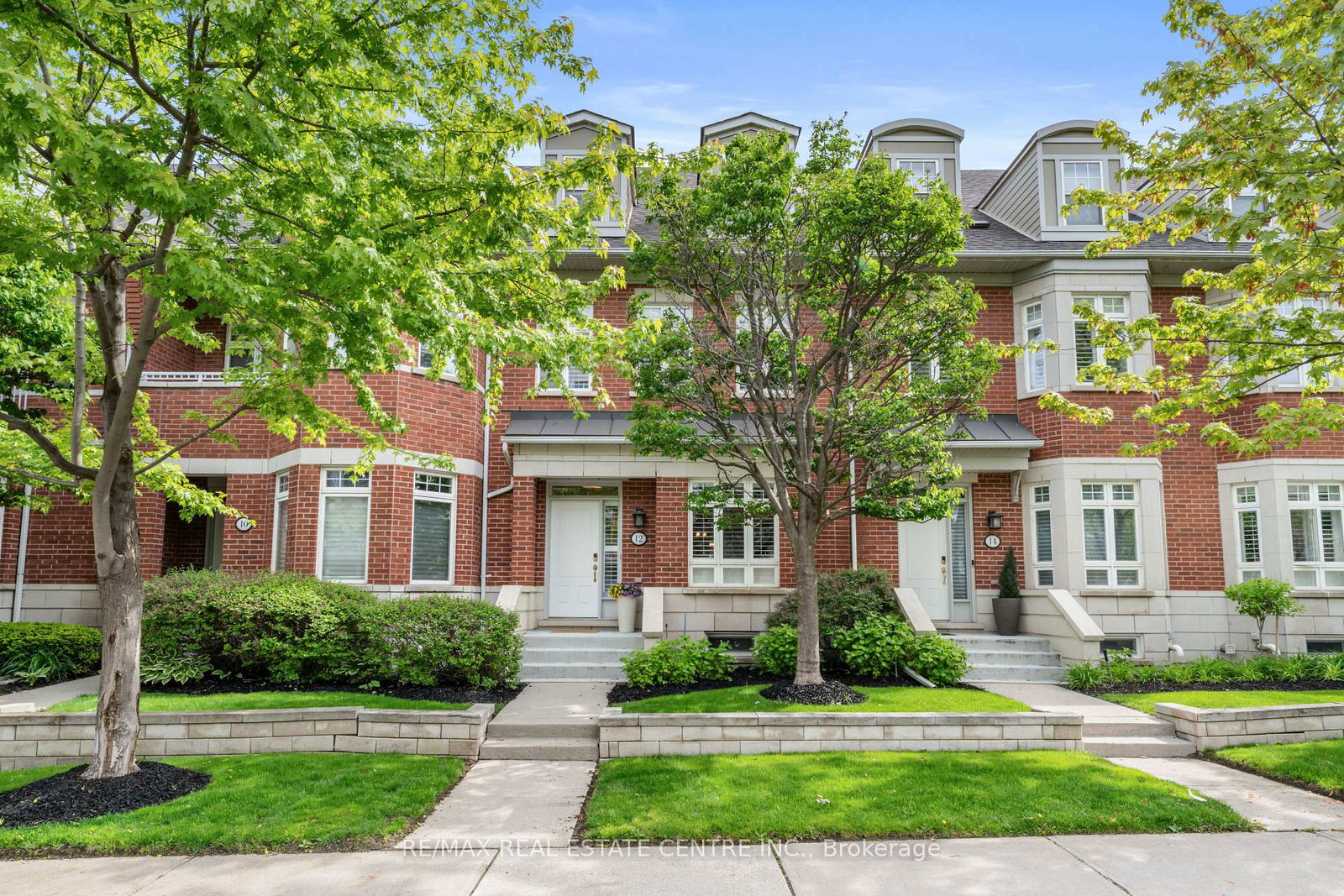12-st-lawrence-drive-mississauga-ontario-w13109276