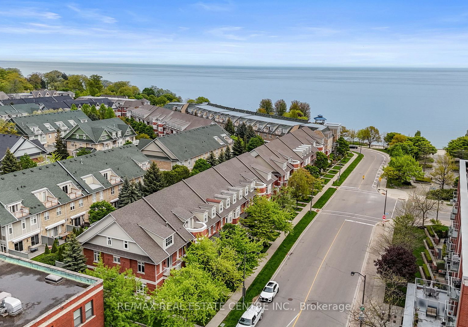 12-st-lawrence-drive-mississauga-ontario-w13109276