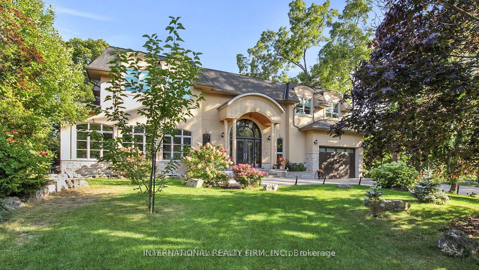 1286-cambridge-drive-oakville-ontario-w13109494