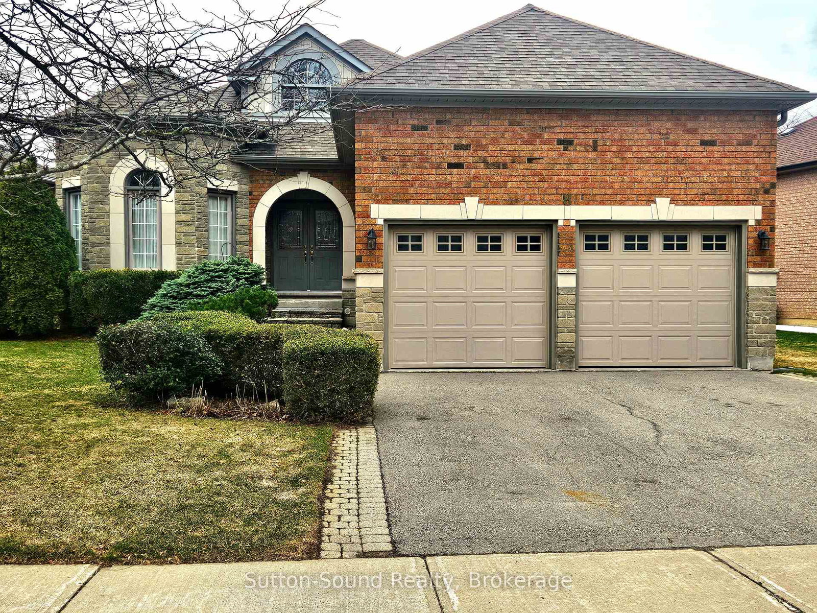 8-kirkwood-crescent-caledon-ontario-w13109580