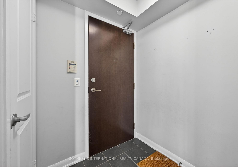 215-sherway-gardens-road-etobicoke-ontario-w13109672
