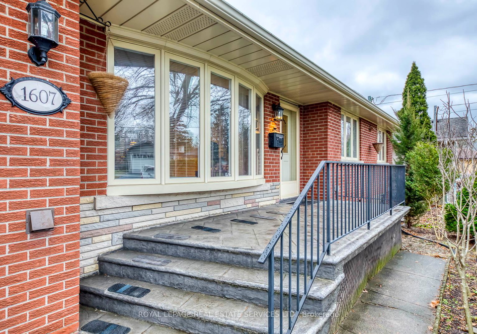 1607-ewald-road-mississauga-ontario-w13109874