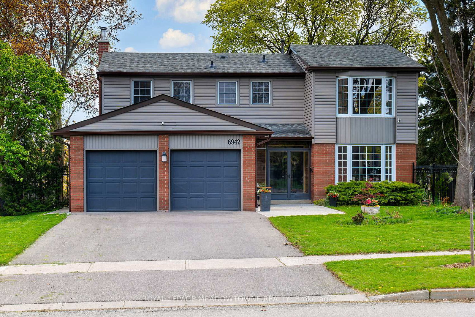 6942-barrisdale-drive-mississauga-ontario-w13110506