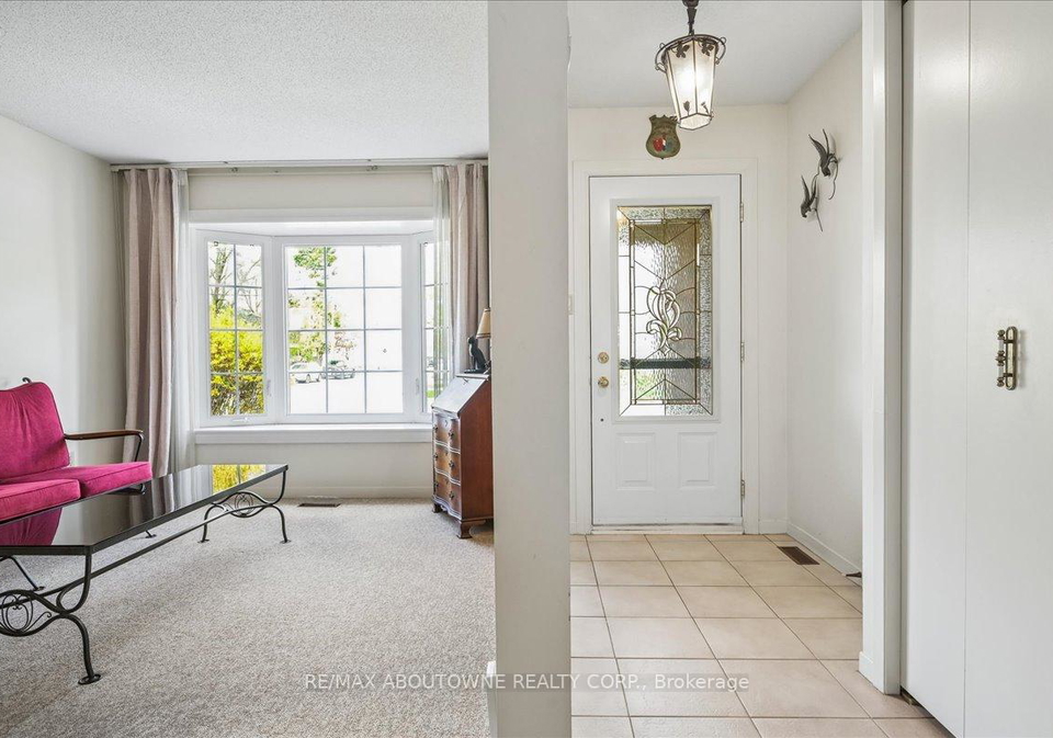 2330-marine-drive-oakville-ontario-w13110560
