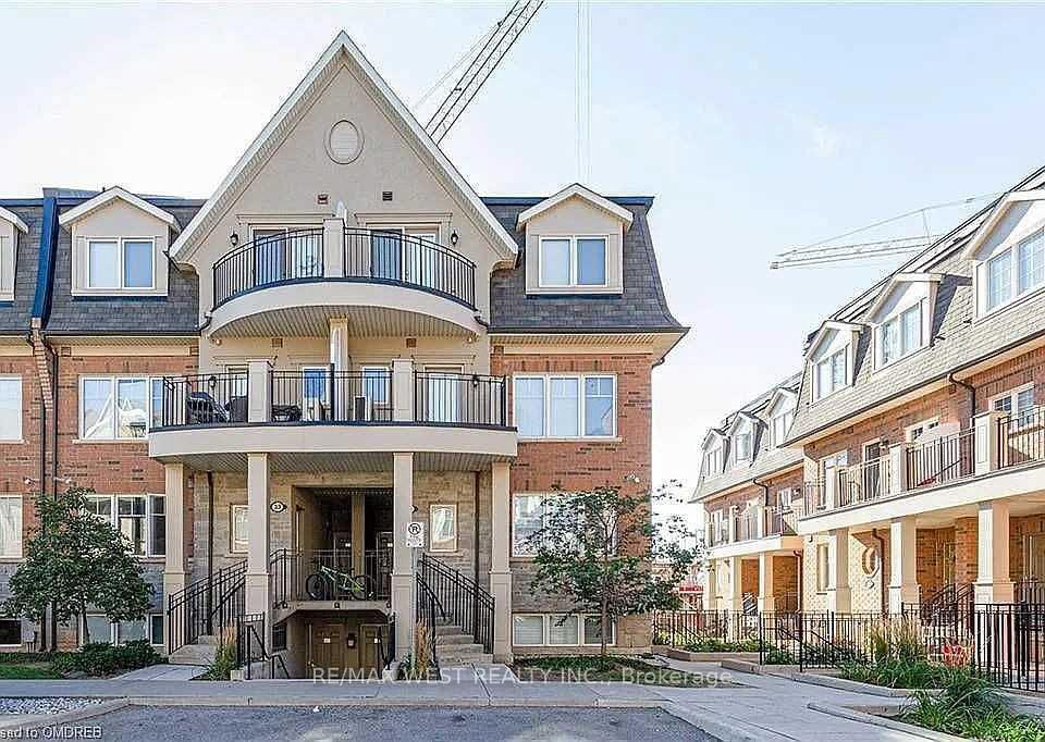2420-baronwood-drive-oakville-ontario-w13111174