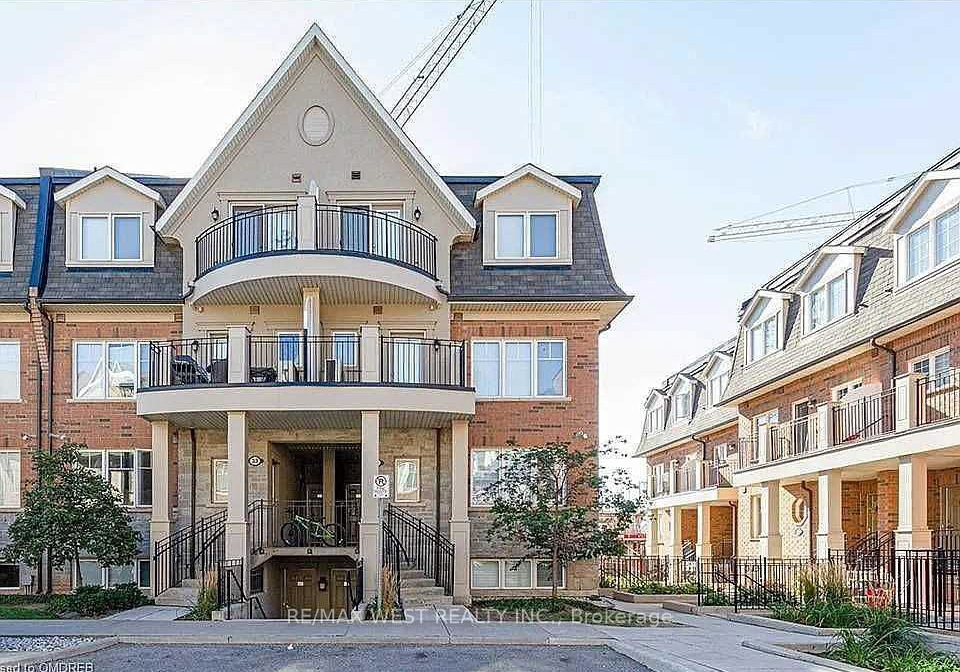 2420-baronwood-drive-oakville-ontario-w13111174