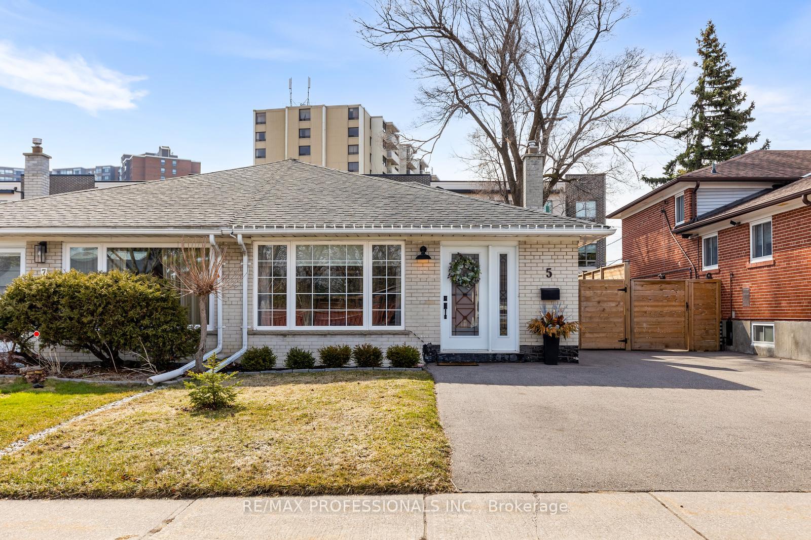 5-birgitta-crescent-etobicoke-ontario-w13111230