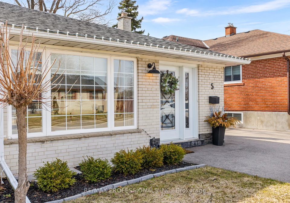 5-birgitta-crescent-etobicoke-ontario-w13111230