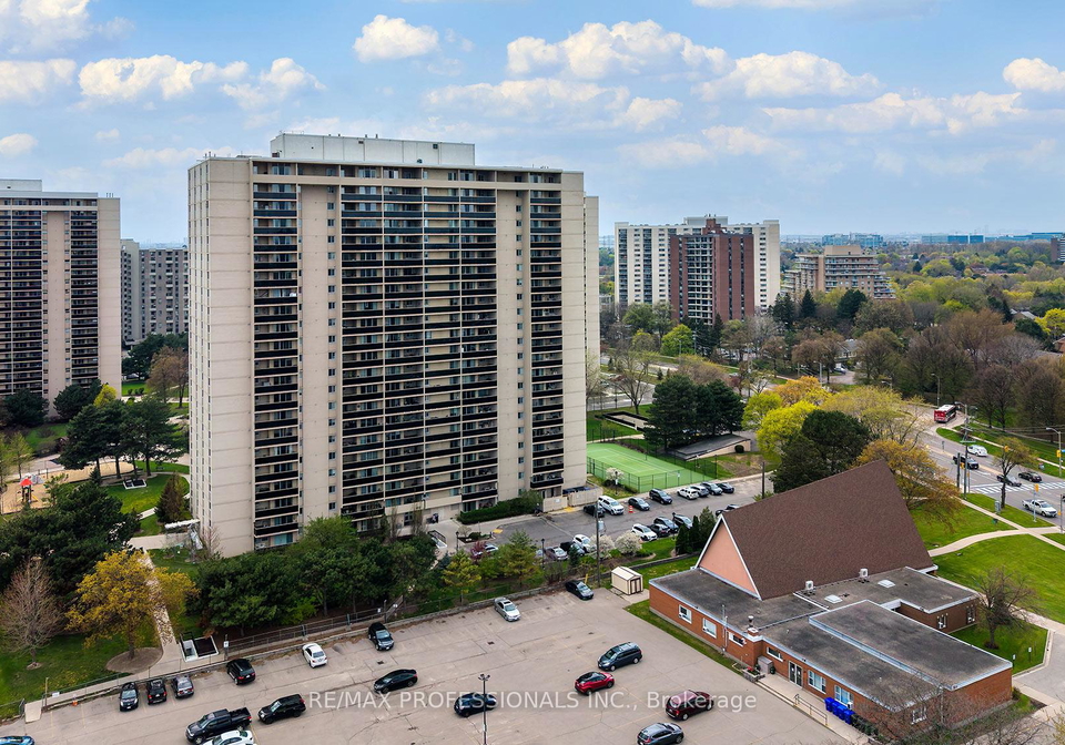812-burnhamthorpe-road-etobicoke-ontario-w13111954