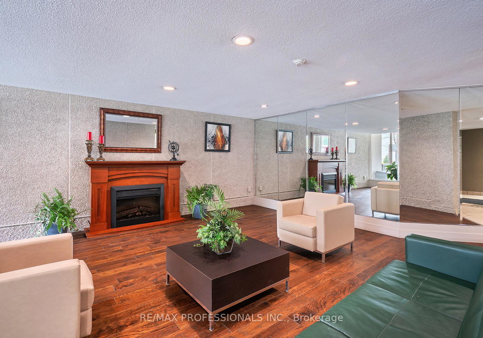 812-burnhamthorpe-road-etobicoke-ontario-w13111954