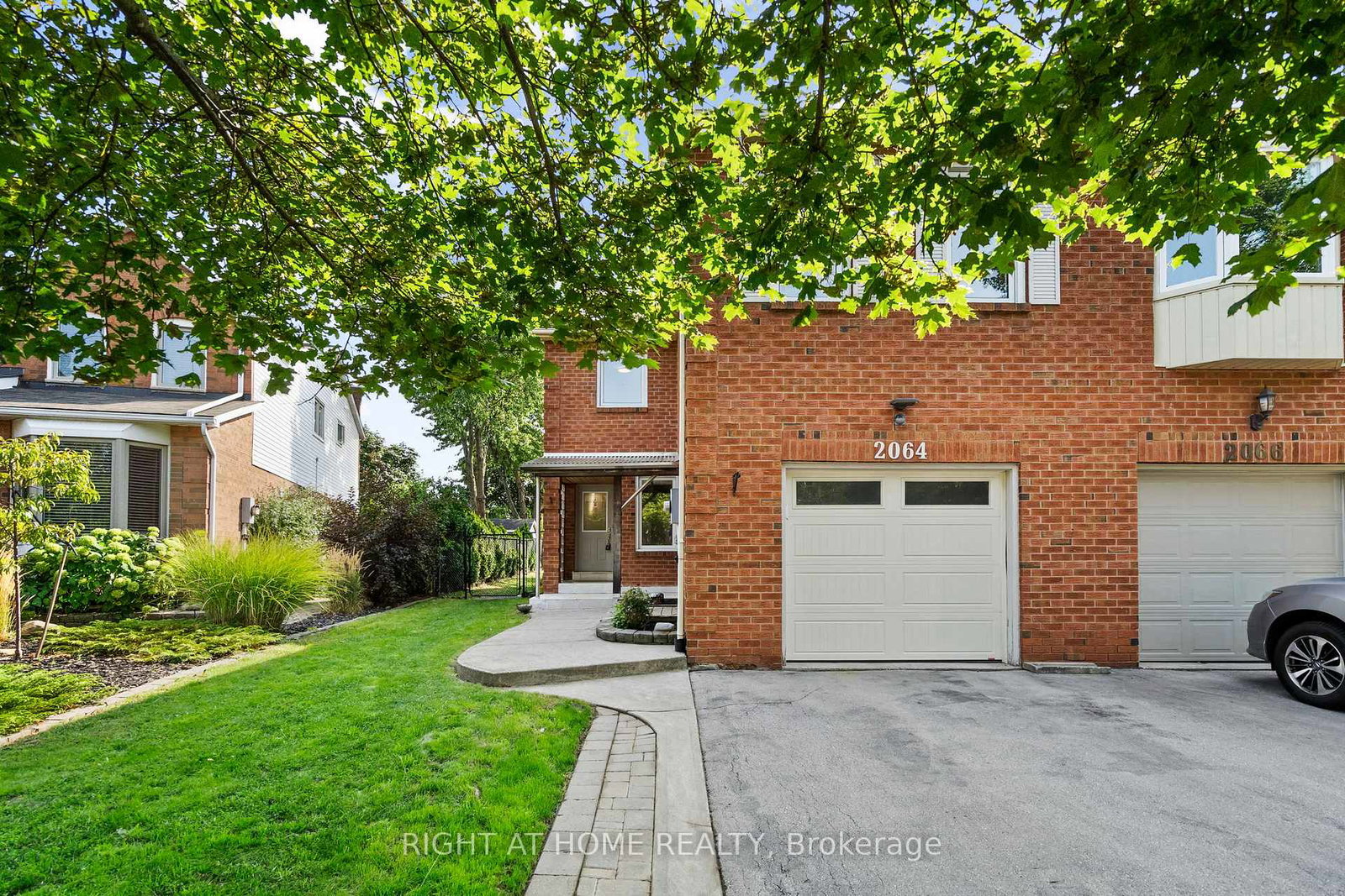 2064-glenada-crescent-oakville-ontario-w13112224