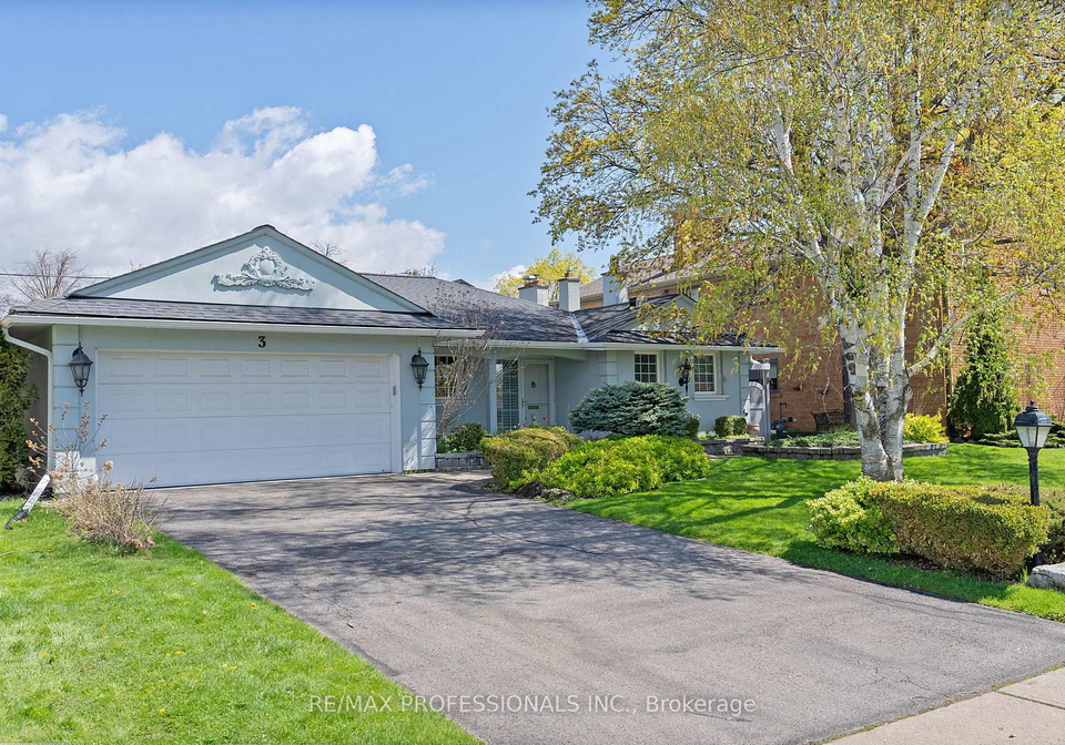 3-conifer-drive-etobicoke-ontario-w13112400