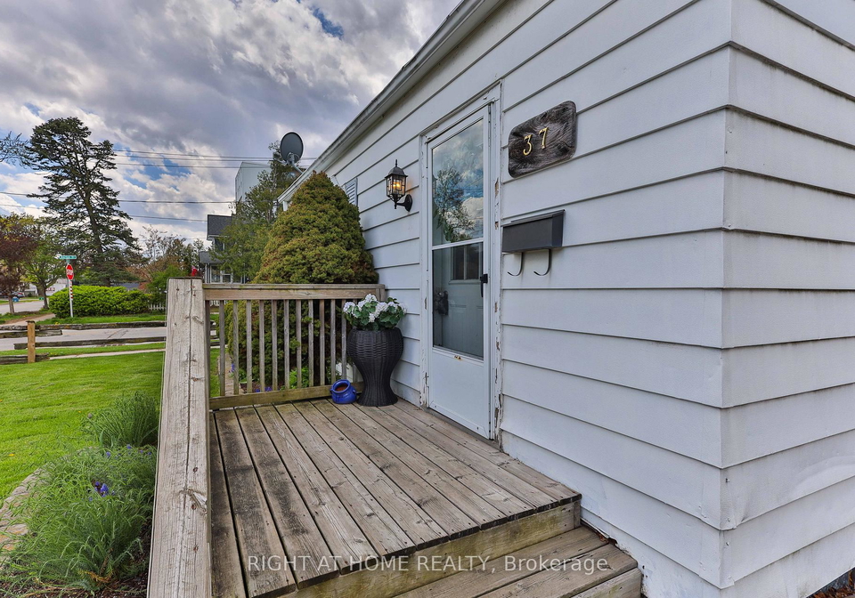 37-stewart-street-oakville-ontario-w13112556