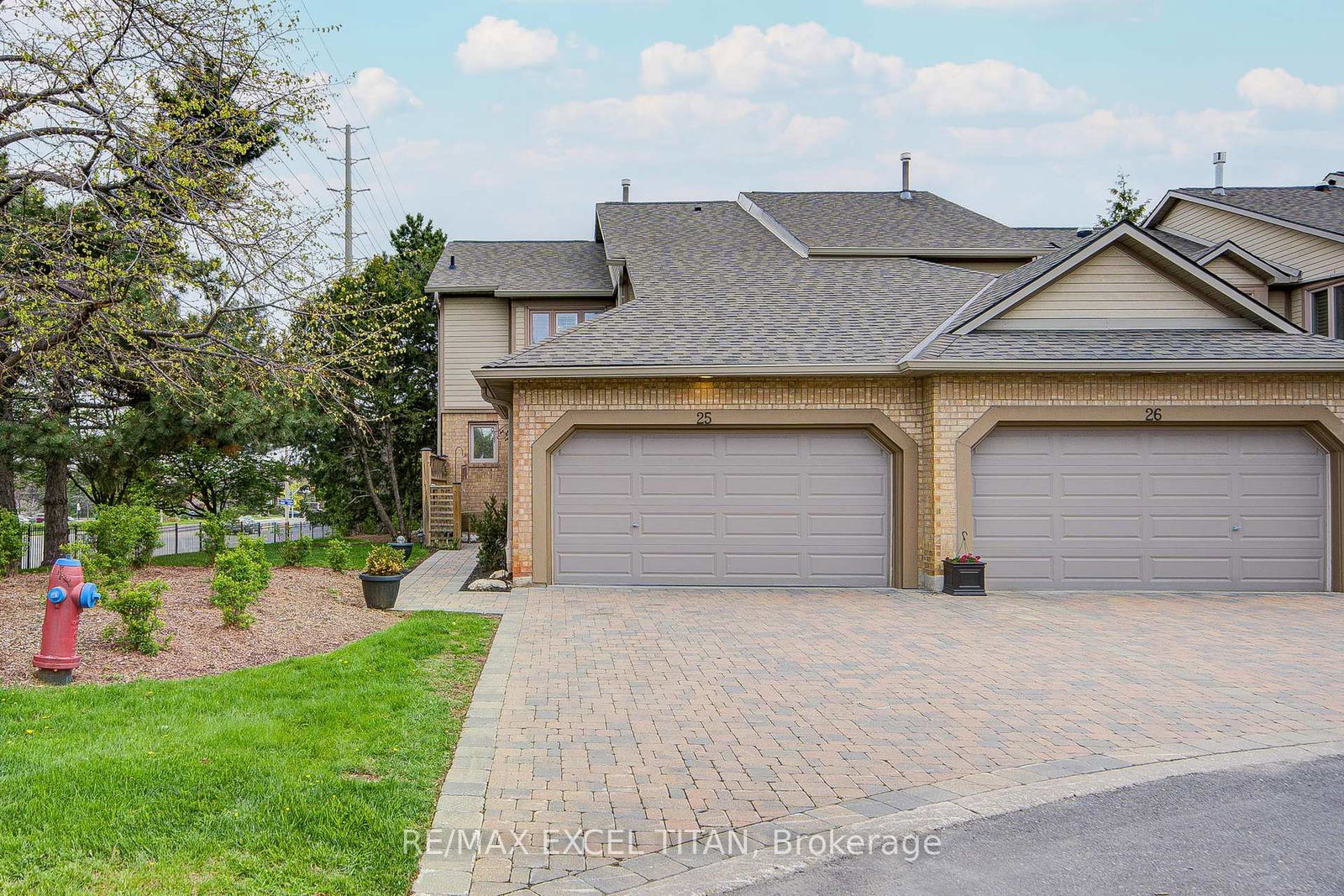 17the-chase-mississauga-ontario-w13112568