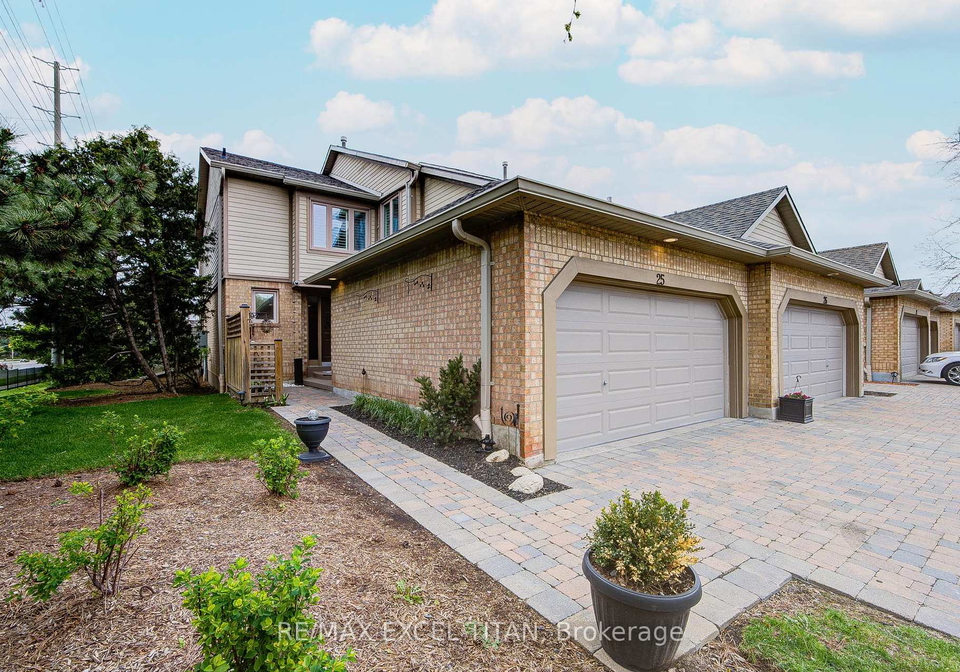 17the-chase-mississauga-ontario-w13112568