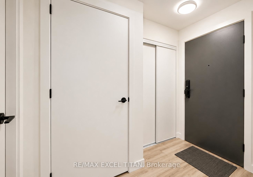 335-wheat-boom-drive-oakville-ontario-w13112680