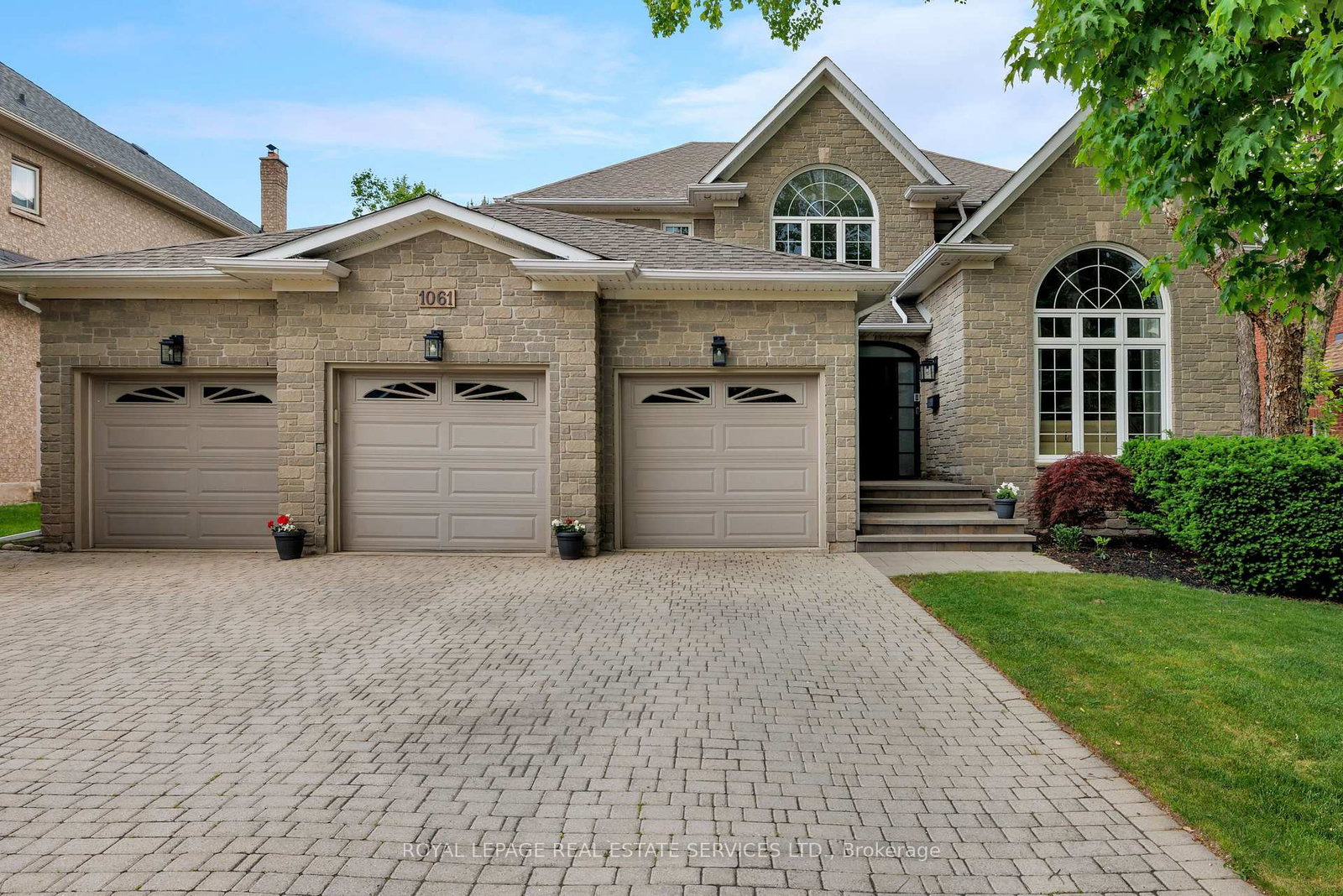 1061-summit-ridge-drive-oakville-ontario-w13113156