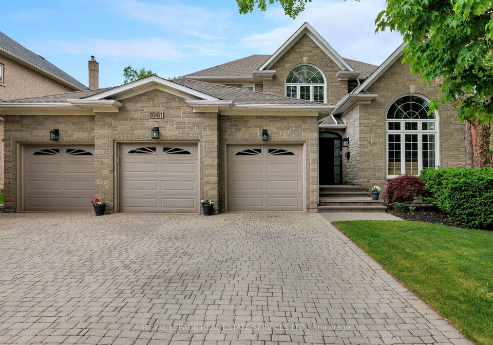1061-summit-ridge-drive-oakville-ontario-w13113156