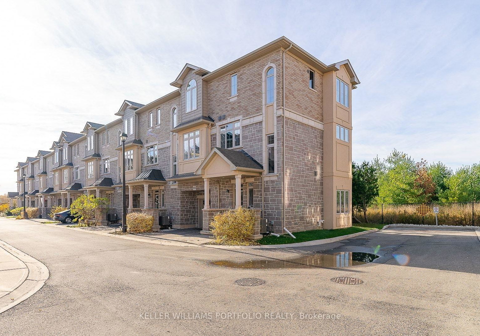 2016-deerview-common-oakville-ontario-w13113520