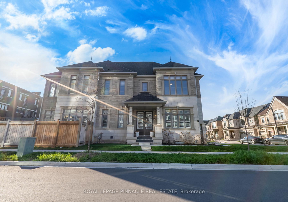 1504-yellow-rose-circle-oakville-ontario-w13114048