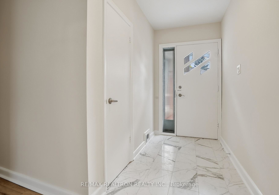 4-kebral-avenue-etobicoke-ontario-w13114062