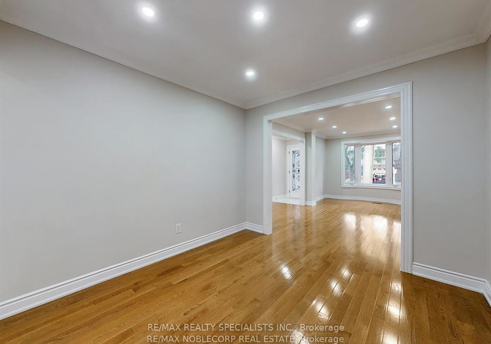 892-sweetwater-crescent-mississauga-ontario-w13114214