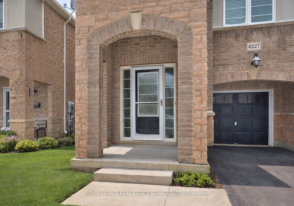 4227-cole-crescent-burlington-ontario-w13115014