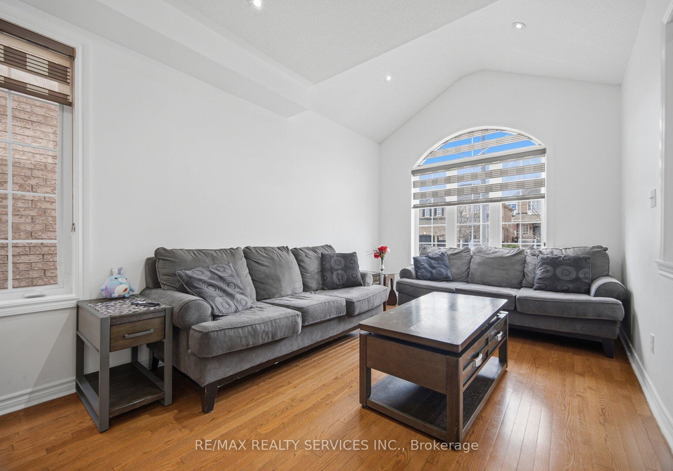 56-iron-block-drive-brampton-ontario-w13115362