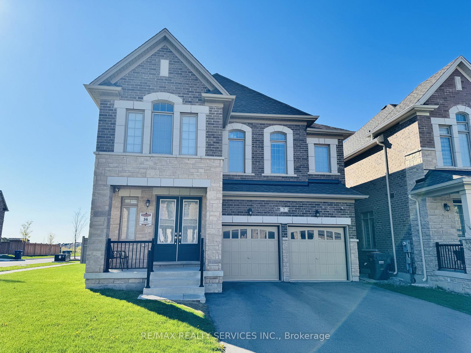 7-zeus-gate-brampton-ontario-w13115562
