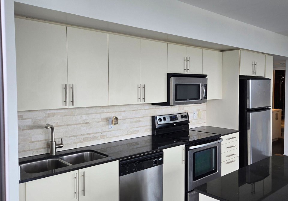 2240-lakeshore-boulevard-w-etobicoke-ontario-w13115622