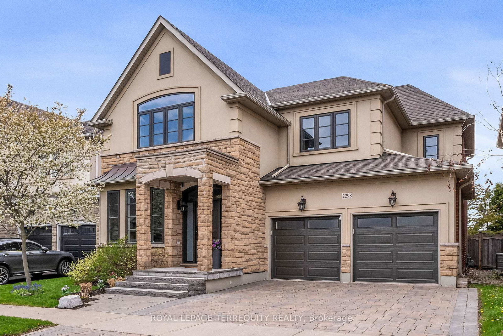 2298-millstone-drive-oakville-ontario-w13115860