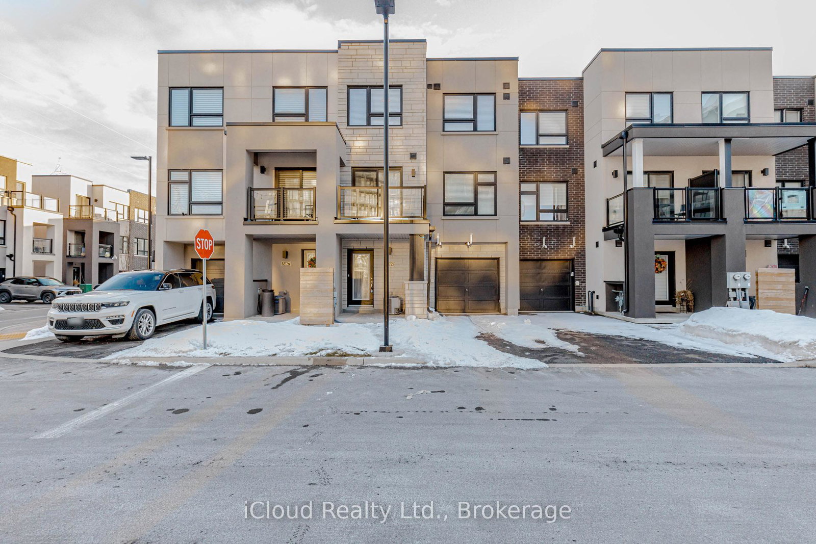 3189-bastedo-common-burlington-ontario-w13116132