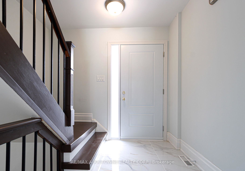 1532-lancaster-drive-oakville-ontario-w13116404