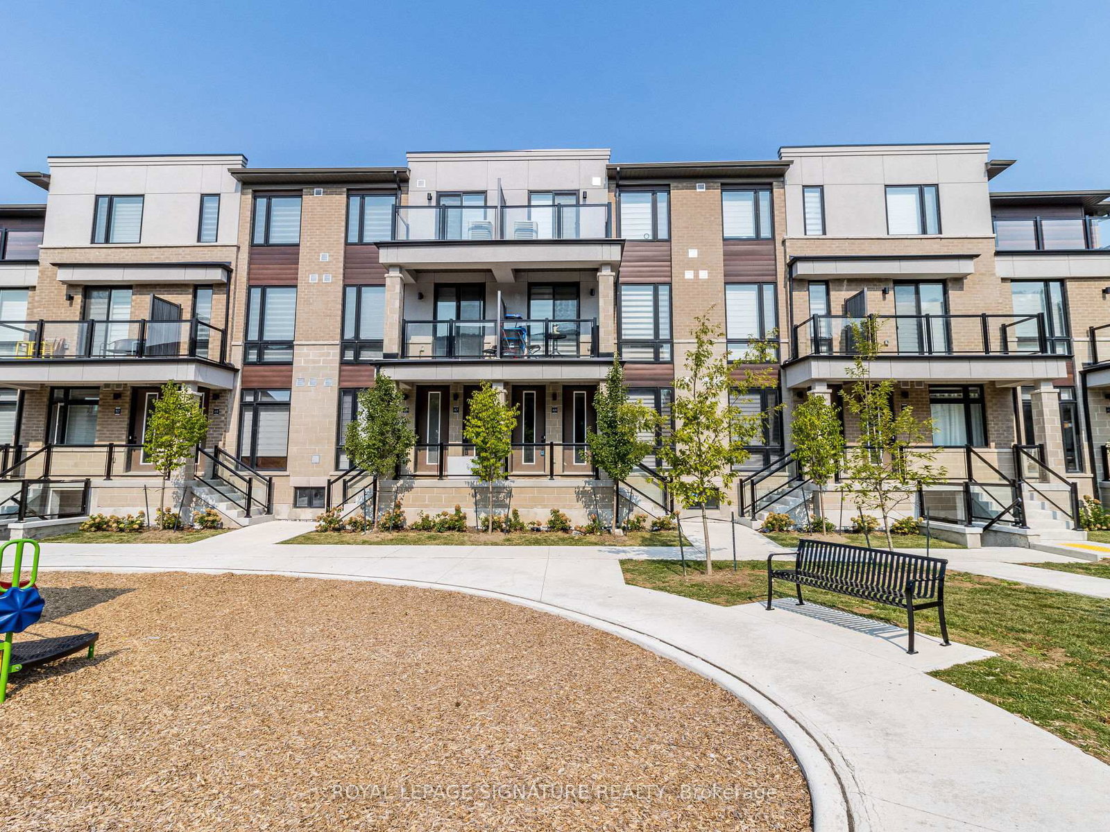 knotsberry-circle-brampton-ontario-w13116444