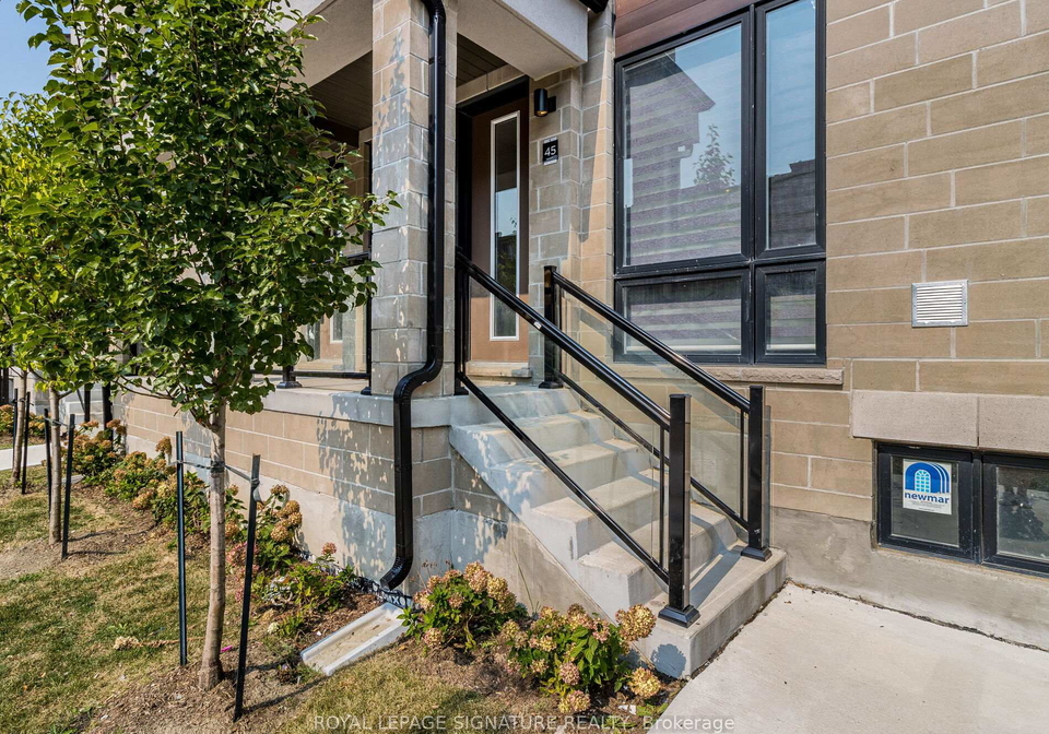 knotsberry-circle-brampton-ontario-w13116444
