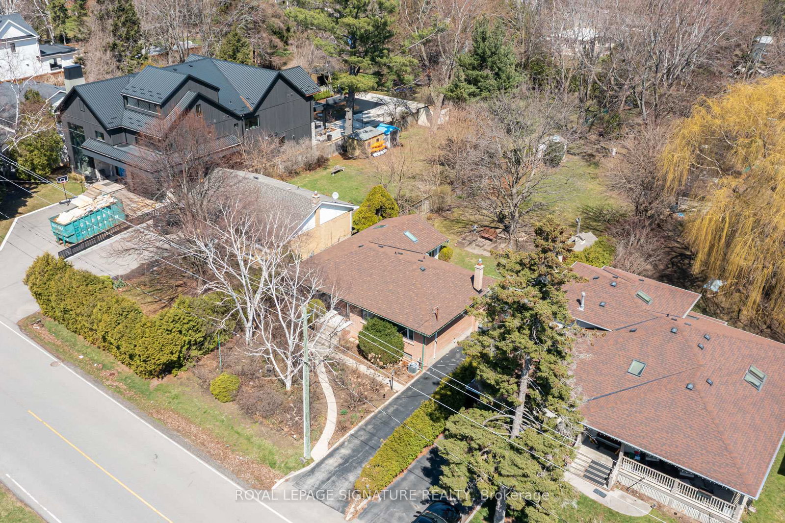 411-maplehurst-avenue-oakville-ontario-w13116846