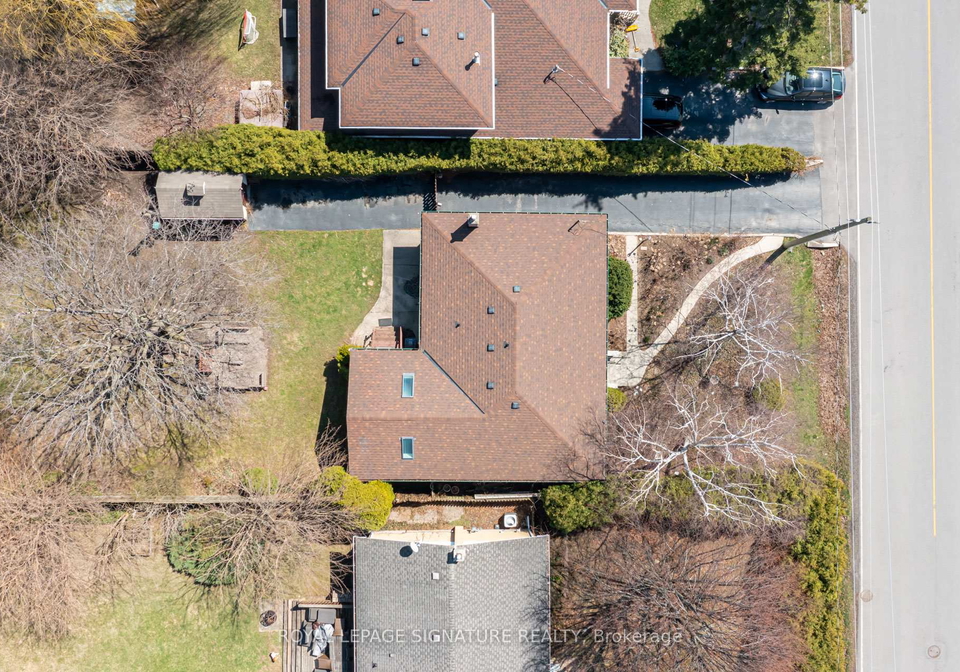 411-maplehurst-avenue-oakville-ontario-w13116846
