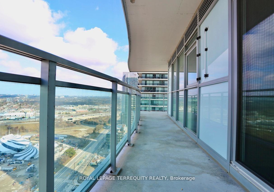 33-shore-breeze-drive-etobicoke-ontario-w13118000
