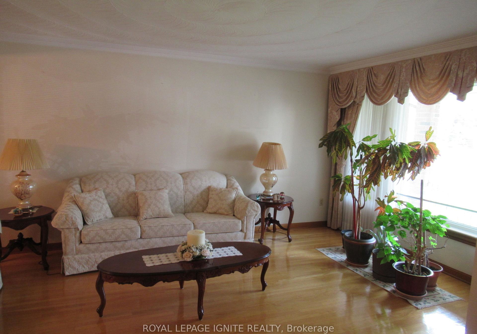 8-newlove-court-etobicoke-ontario-w13118056
