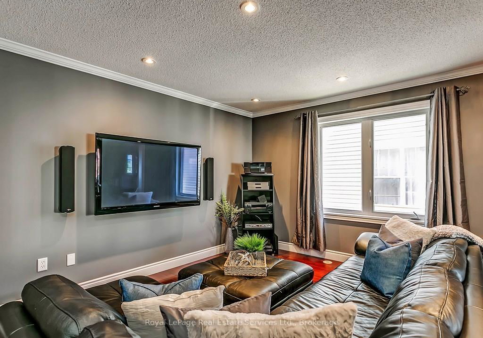 3052-drumloch-avenue-oakville-ontario-w13118182