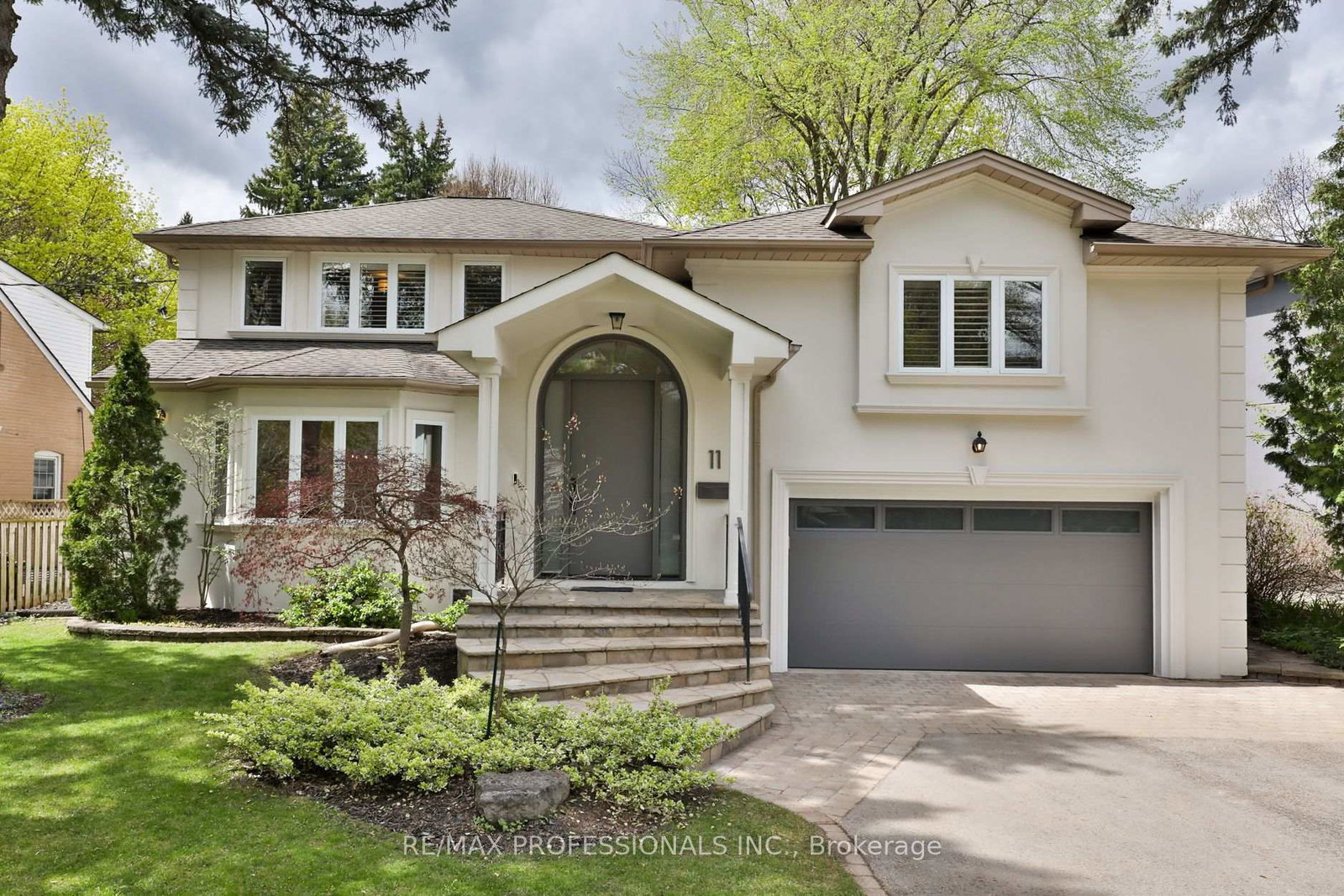 11-cranleigh-court-etobicoke-ontario-w13118214