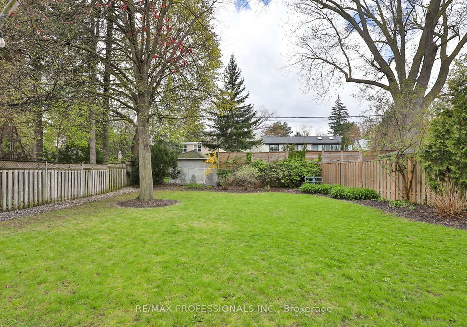 11-cranleigh-court-etobicoke-ontario-w13118214