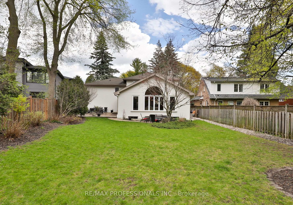 11-cranleigh-court-etobicoke-ontario-w13118214