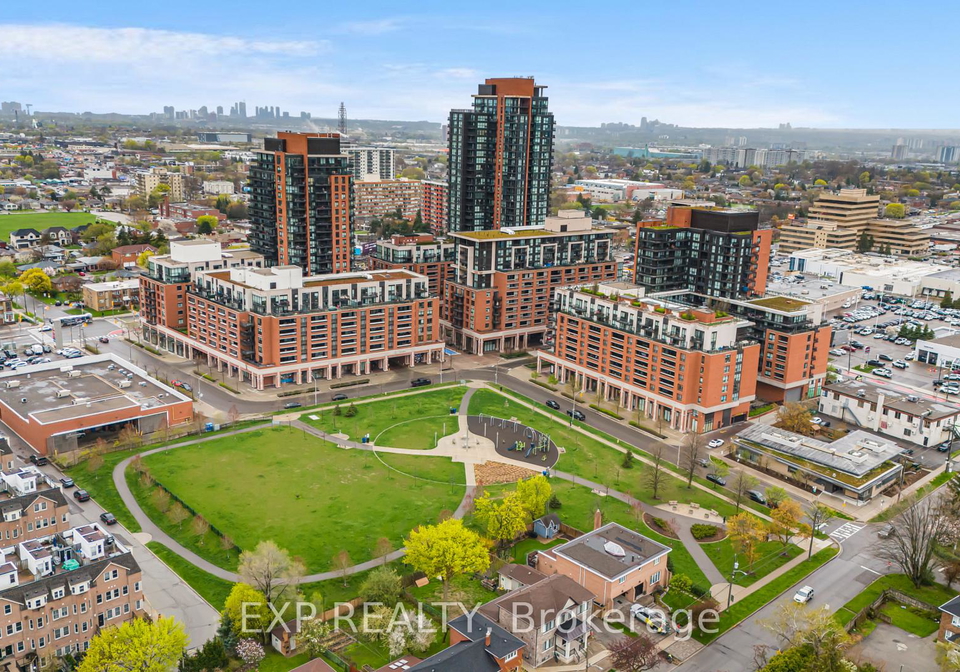 830-lawrence-avenue-w-north-york-ontario-w13118472
