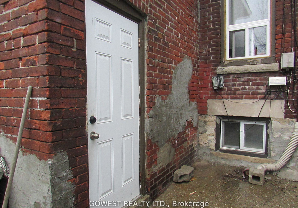 2011-dundas-street-w-toronto-ontario-w13118534